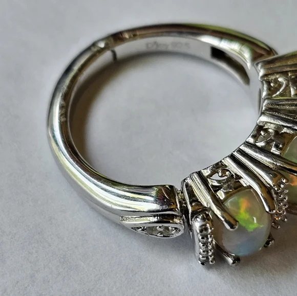Genuine Welo Opals and Diamond Ring in Platinum over Sterling Silver Sz 6! - Picture 12 of 12